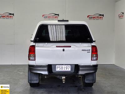 2023 Toyota Hilux - Thumbnail