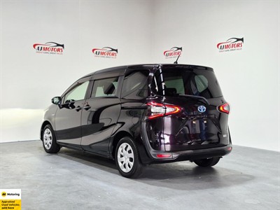 2018 Toyota Sienta - Thumbnail
