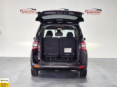 2018 Toyota Sienta - Thumbnail