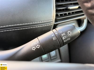 2017 Nissan Serena - Thumbnail