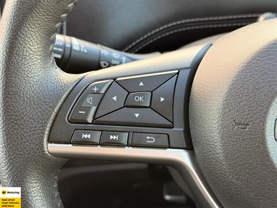 2017 Nissan Serena - Thumbnail