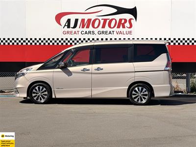 2017 Nissan Serena - Thumbnail