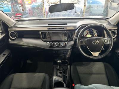 2018 Toyota RAV4 - Thumbnail