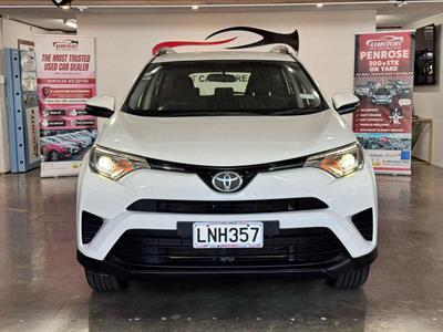 2018 Toyota RAV4 - Thumbnail