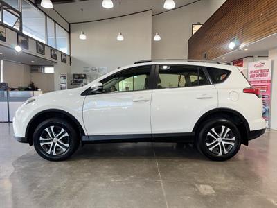 2018 Toyota RAV4 - Thumbnail