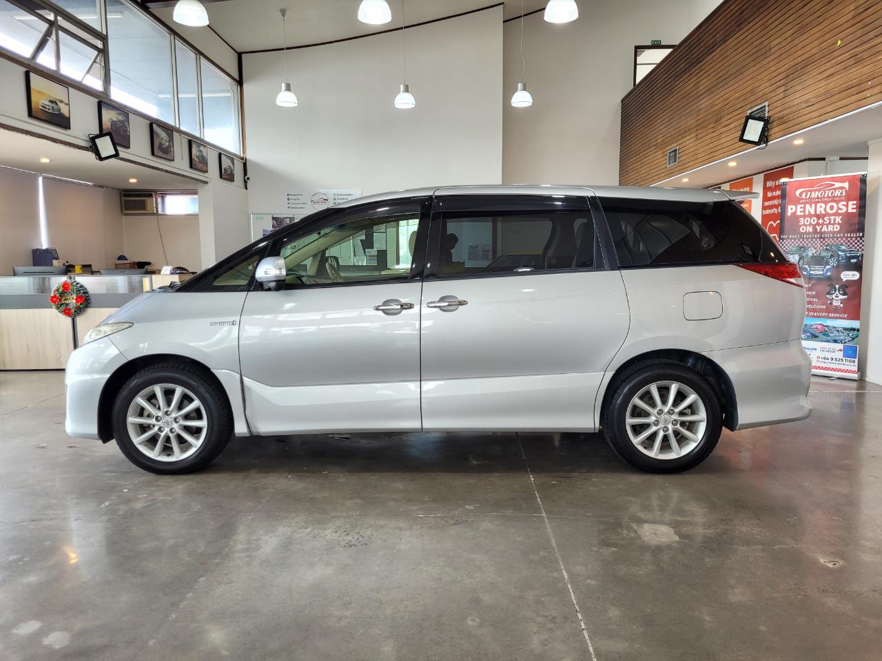 2013 Toyota Estima