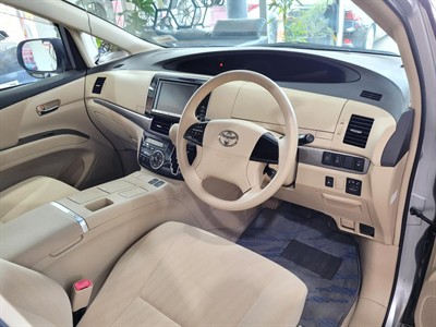 2013 Toyota Estima - Thumbnail