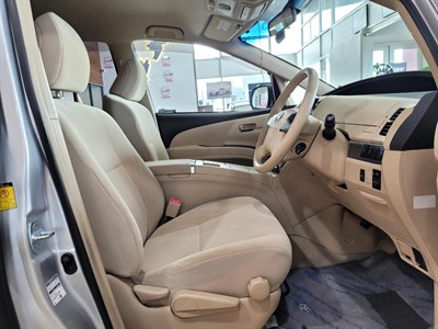 2013 Toyota Estima - Thumbnail