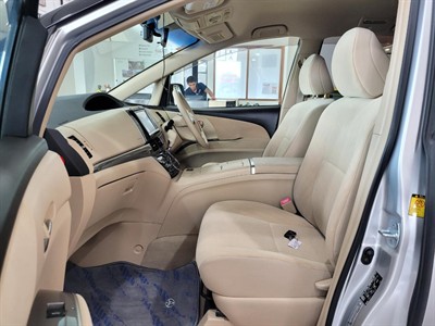 2013 Toyota Estima - Thumbnail