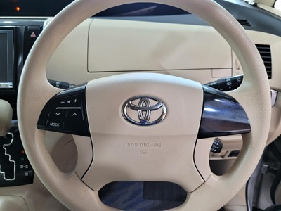 2013 Toyota Estima - Thumbnail