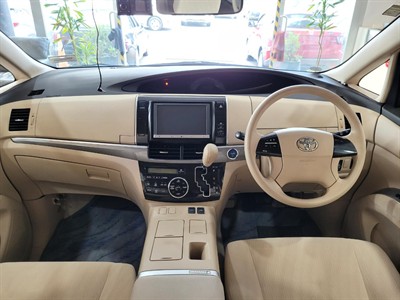 2013 Toyota Estima - Thumbnail