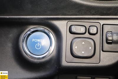 2015 Toyota Aqua - Thumbnail