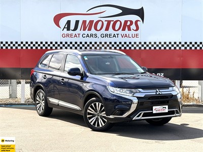 2022 Mitsubishi Outlander - Thumbnail