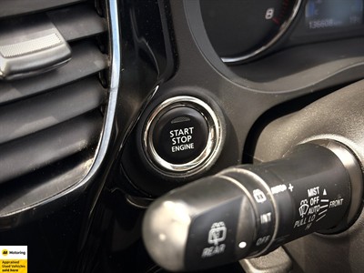 2022 Mitsubishi Outlander - Thumbnail