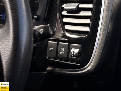 2022 Mitsubishi Outlander - Thumbnail