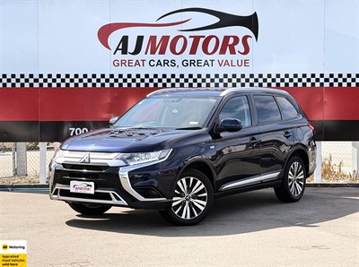 2022 Mitsubishi Outlander - Thumbnail