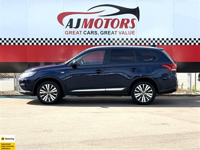 2022 Mitsubishi Outlander - Thumbnail