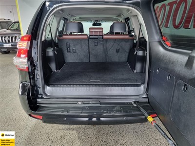 2017 Toyota Land Cruiser Prado - Thumbnail