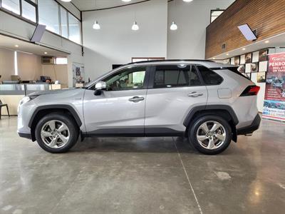 2021 Toyota RAV4 - Thumbnail