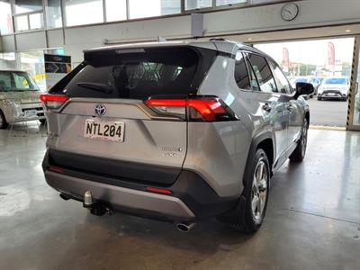 2021 Toyota RAV4 - Thumbnail