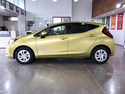 2021 Toyota Aqua - Thumbnail