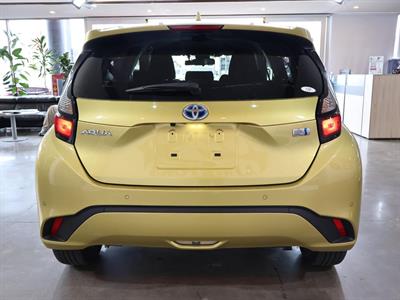 2021 Toyota Aqua - Thumbnail