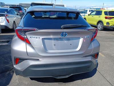 2017 Toyota C-HR - Thumbnail