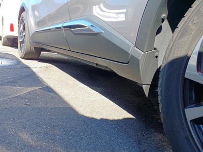 2017 Toyota C-HR - Thumbnail