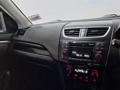 2012 Suzuki Swift - Thumbnail