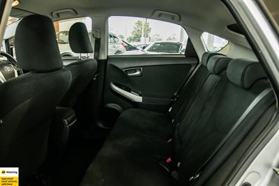 2012 Toyota Prius - Thumbnail