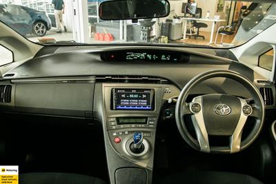 2012 Toyota Prius - Thumbnail