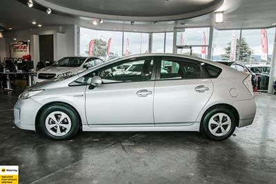 2012 Toyota Prius - Thumbnail