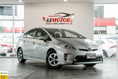2012 Toyota Prius - Thumbnail