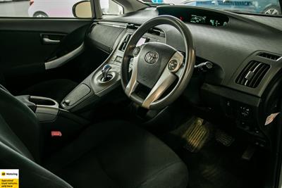 2012 Toyota Prius - Thumbnail