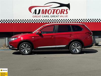 2022 Mitsubishi Outlander - Thumbnail