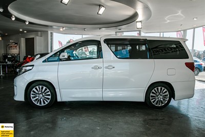 2014 Toyota Alphard - Thumbnail