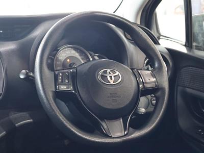 2018 Toyota Yaris - Thumbnail