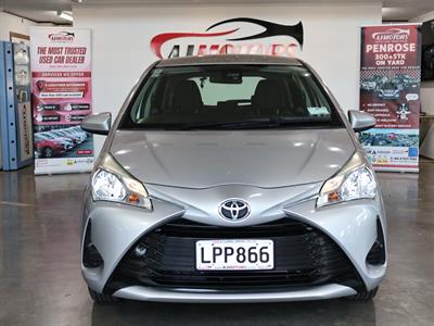 2018 Toyota Yaris - Thumbnail