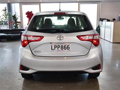 2018 Toyota Yaris - Thumbnail
