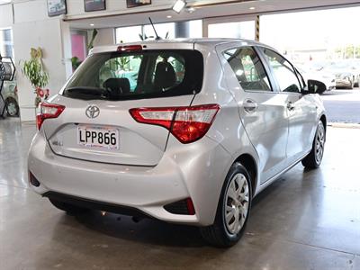 2018 Toyota Yaris - Thumbnail