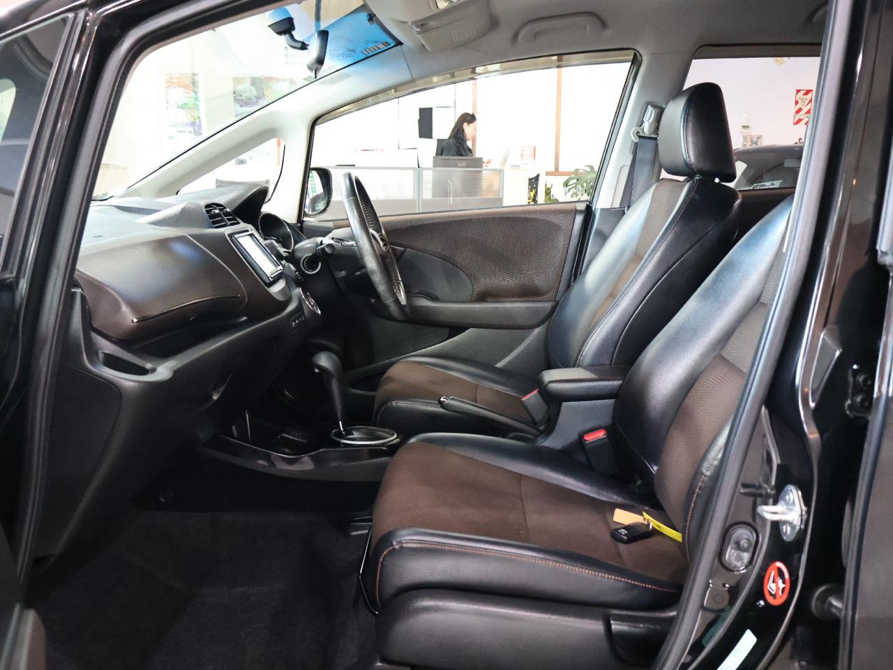 2013 Honda FIT SHUTTLE HYBRID