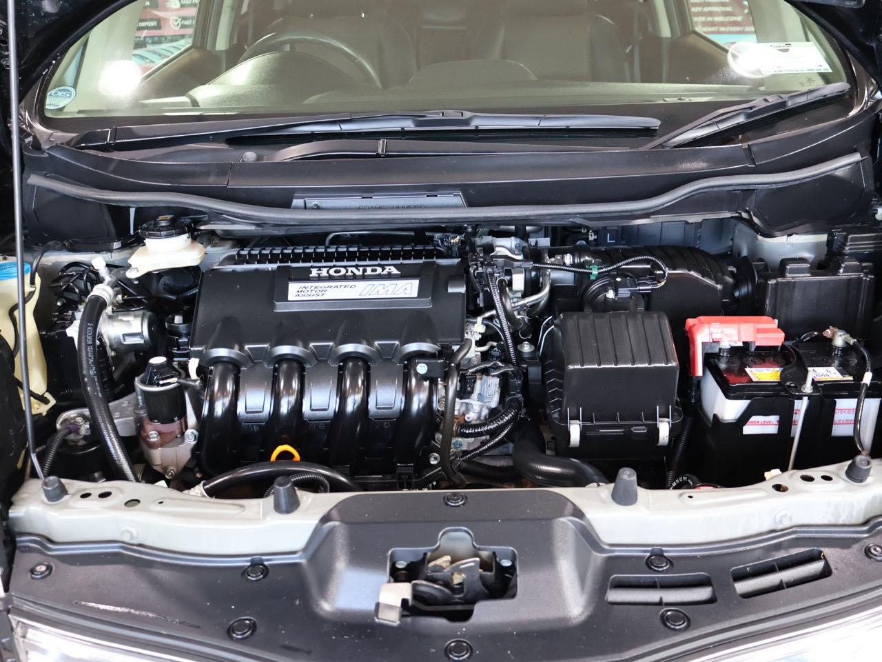 2013 Honda FIT SHUTTLE HYBRID