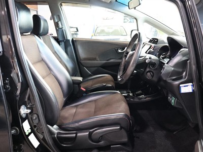 2013 Honda FIT SHUTTLE HYBRID - Thumbnail