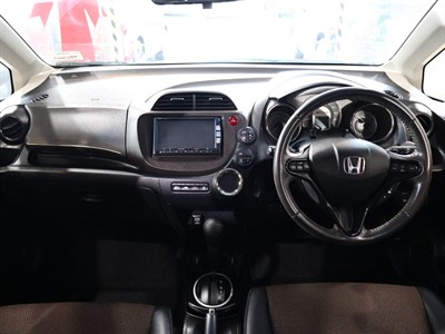2013 Honda FIT SHUTTLE HYBRID - Thumbnail
