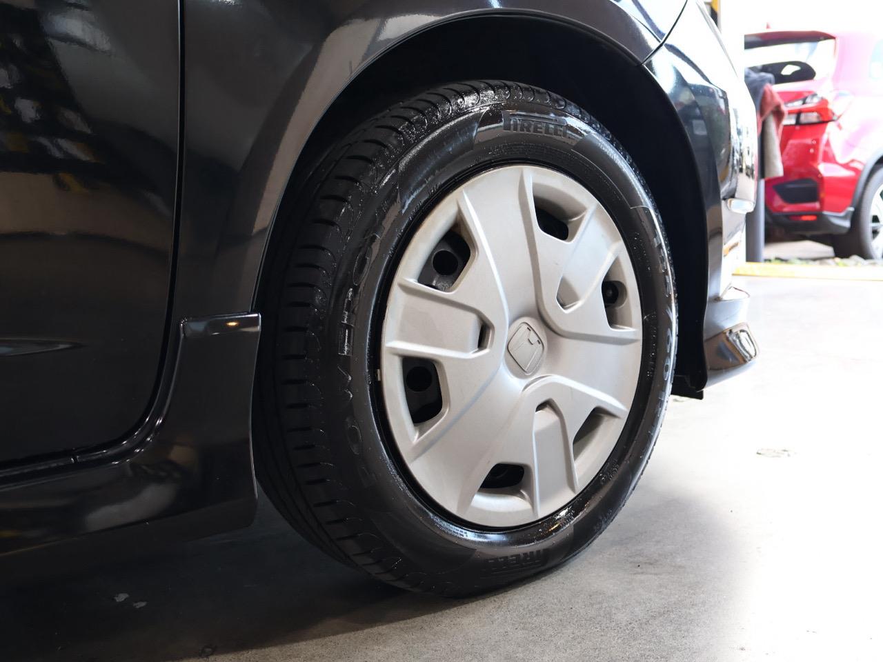 2013 Honda FIT SHUTTLE HYBRID