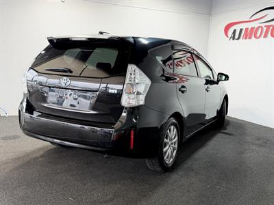 2013 Toyota Prius - Thumbnail