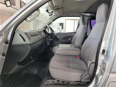 2009 Toyota Hiace - Thumbnail