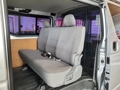 2009 Toyota Hiace - Thumbnail