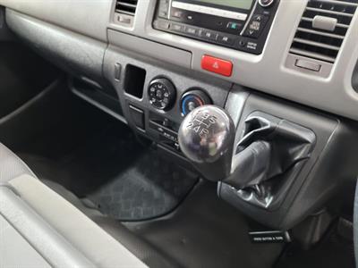 2009 Toyota Hiace - Thumbnail