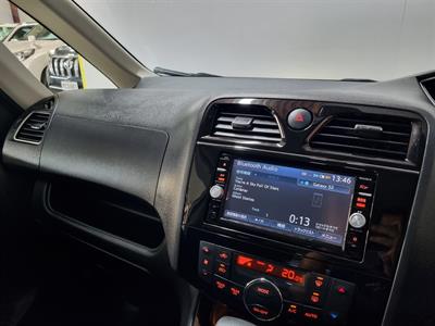 2015 Nissan Serena - Thumbnail